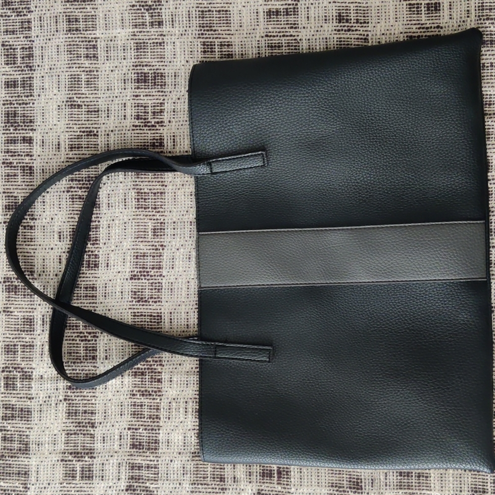 Vince Camuto leather shoulder bag black